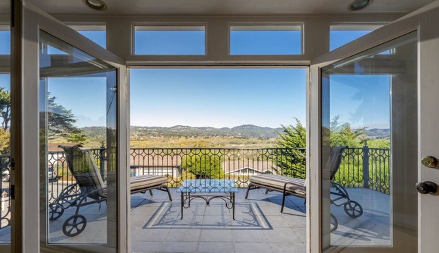 Ribera Road - Carmel House - Gateway to Big Sur, minutes to Carmel and Pebble Beach.
