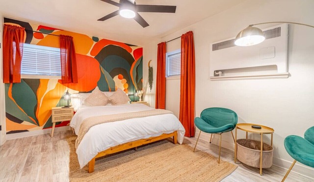 Riverside Luxe: Stylish Designer Retreat