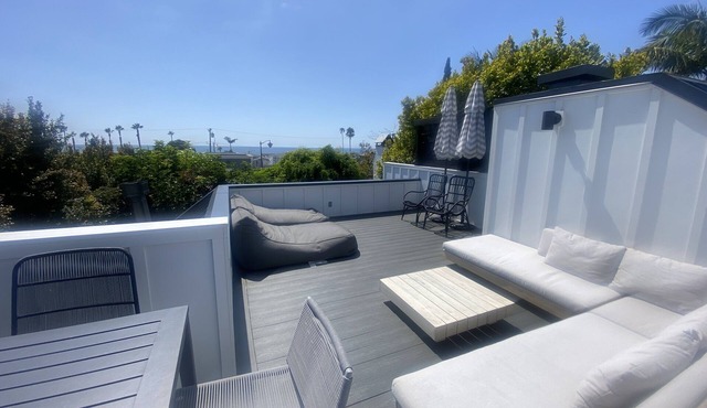 Rooftop Deck Ocean View Newly Renovated House