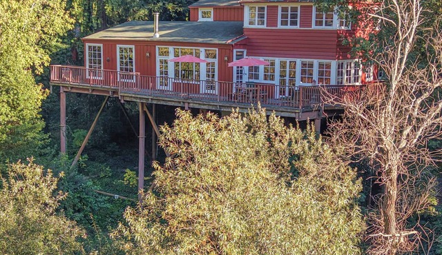 Russian River Retreat: Private Beach & DogFriendly