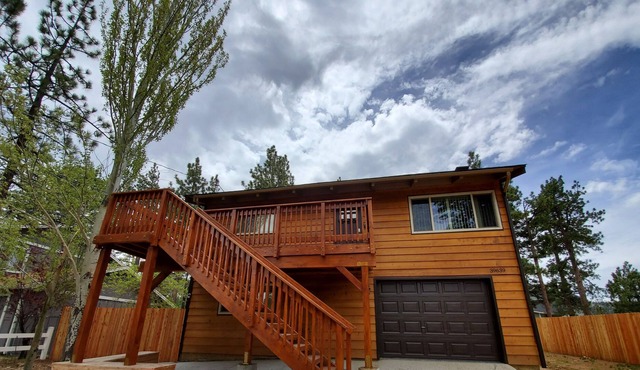 Rustic Cabin close to Lake and village activities!
