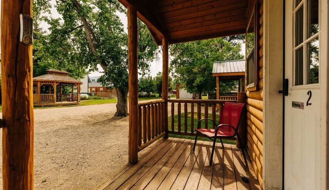 Rustic Ridge Cabins, Charming Retreat (3 Options!) in Dayton