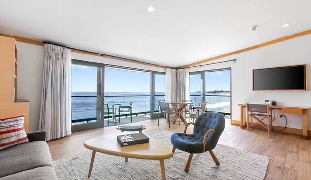 SA Beach Suite #10 by Stay Awhile Villas