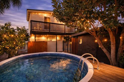 San Diego Luxxe Retreat-Pool, Hot Tub & Speakeasy