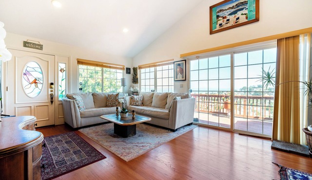 San Francisco Bay View Home - 3BR Brisbane - Near SF - 29+ Night Stays