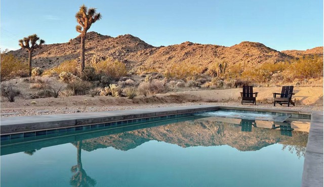 Secluded desert retreat with pool and hot tub, National Park trail access