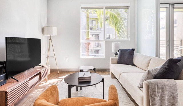 Serene Downtown 1BR w/ Gym & Pool, close to Staples Center, by Blueground