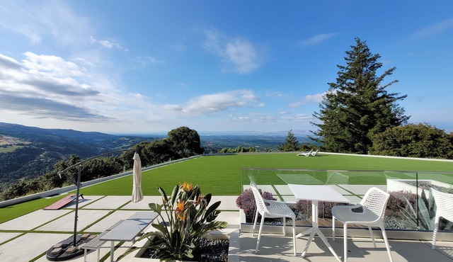 Silicon Valley Executive Retreat with Stunning Views