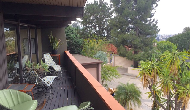 Silverlake Hills Mid-Century view home