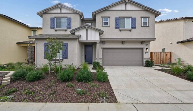 Sleeps ~12, 5 Bedroom 3 Bath Home in Lincoln CA