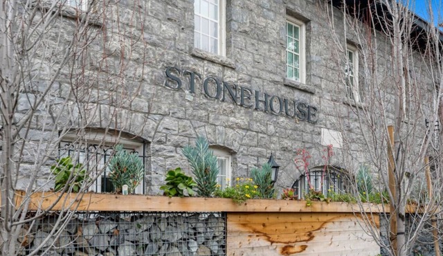 Sonoma Stonehouse Hotel