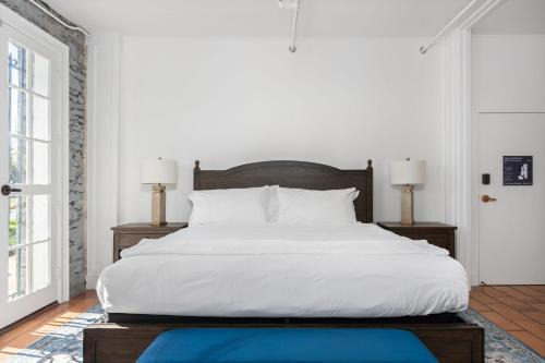 Sonoma Stonehouse Hotel