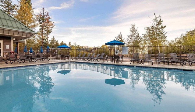 South Lake Tahoe | Pool & Ski Access | Alpine Escape Stay