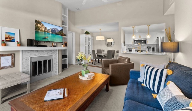 Spacious 2 Bed 2 Bath Condo with Gourmet Kitchen in Carmel Valley for Long Term Stays