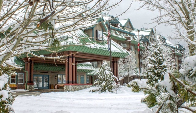 Spacious 2BR Suite Near Heavenly & Lake Tahoe Attractions
