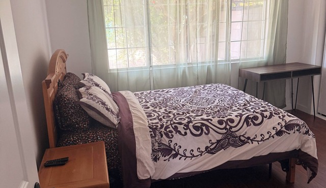 Spacious 3 Bedrooms Los Angeles Home ♥ Queen Beds ♥ AC ♥ Washer/Dryer