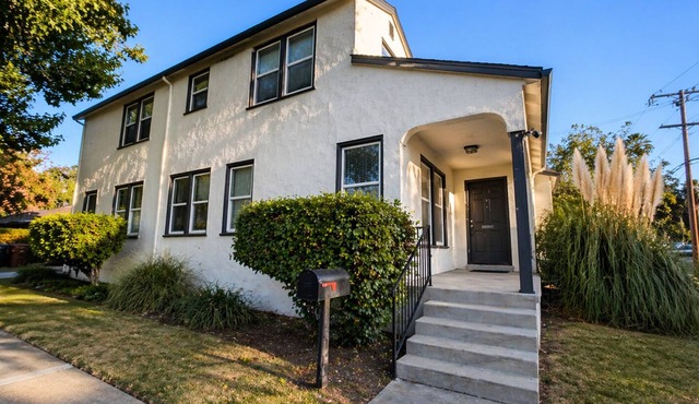 Spacious 3BR Home - Near Downtown Martinez