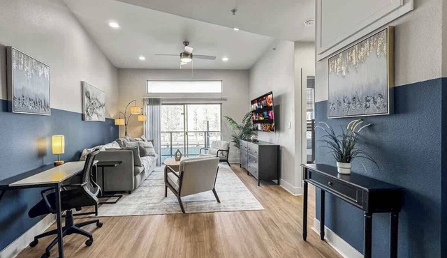 Spacious 3BR2BA Stay Deep Ellum w/Pool Gym Parking in Dallas