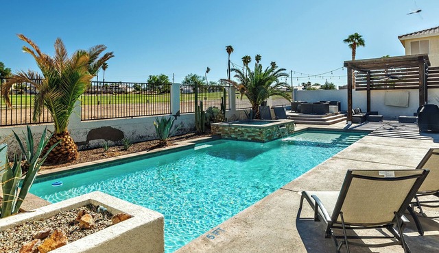 Spacious 4-bedroom house in wonderful Lake Havasu City with AC
