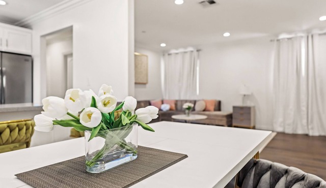 Spacious 4-bedroom townhome in beautiful Los Angeles with private parking