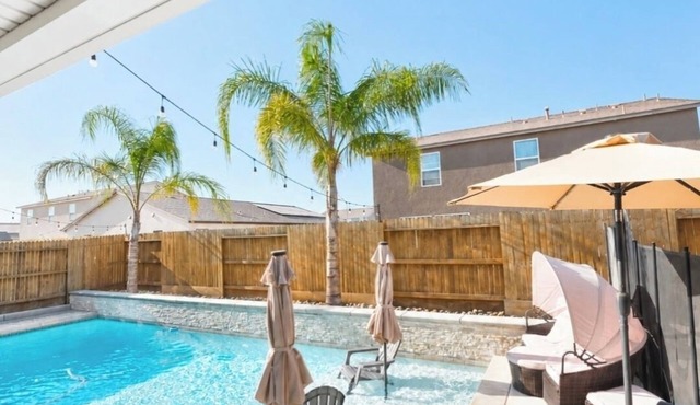Spacious 5-bedroom house in beautiful Bakersfield with AC in Bakersfield