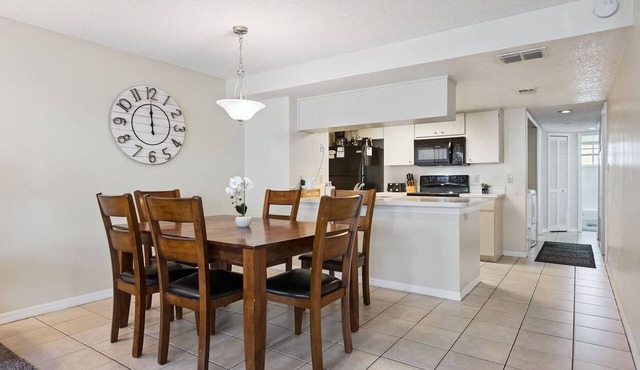 Spacious Disney Area 3BR Pool & Parking