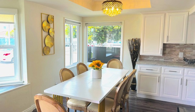 Spacious Disney , Beach Home for 14 people in charming Midway City