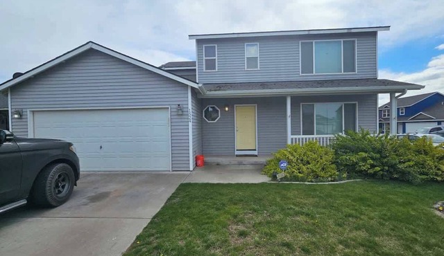 Spacious Family Home w Garage Gladys Retreat in Hermiston