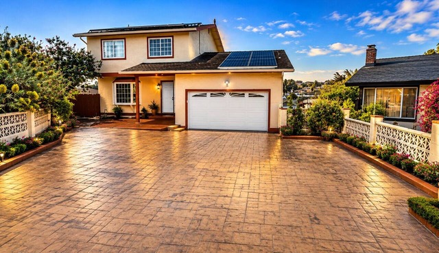 Spacious Home & Premium Comforts close to everything, minutes to Carmel