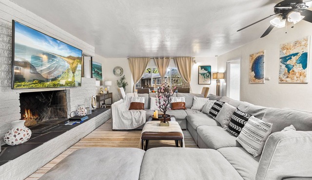 Spacious King Bed Ranch Style, Prime Area, 4BR/2BTH