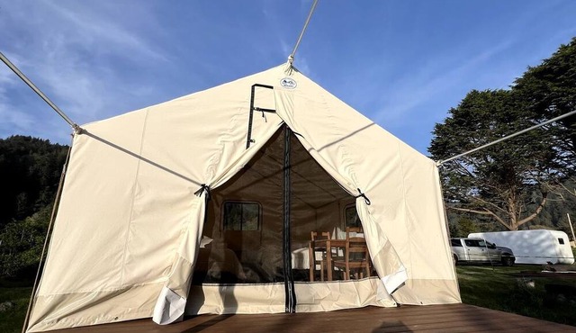 Spacious Safari Tent, Perfect for a Northern California Glamping Getaway near Fern Canyon