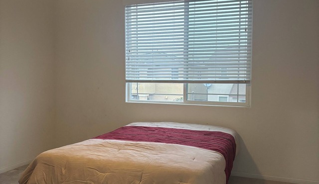 Spacious Townhome in Lovely Las Vegas - 15 min to LAS