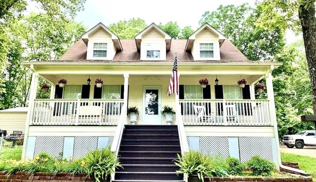 Spring River Getaway in Hardy