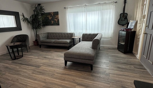 Stadium Stay! Cozy 2BR Steps from SoFi & Kia Forum