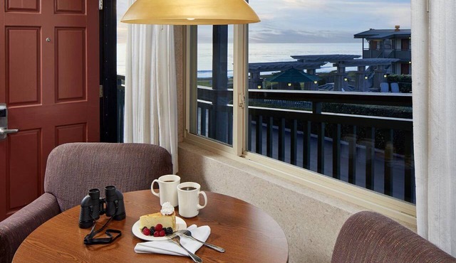Standard King Room | Cavalier Oceanfront Resort | Convenience