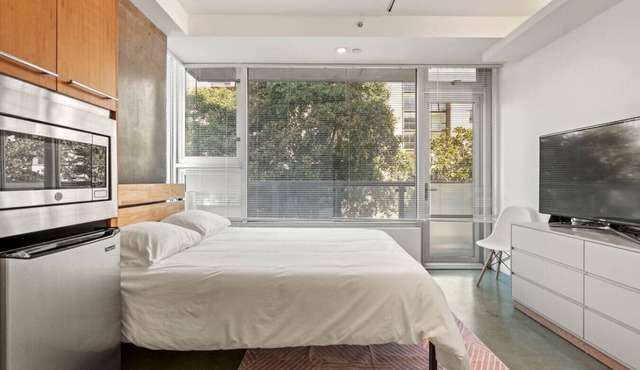 Studio apt walkable to Oracle Park