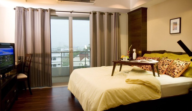 studio for rent with Thai Style decor in Bangkok