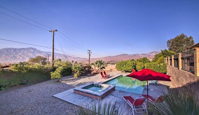 Stunning house with a view of windmills and San Gorgonio Mountains, spa and pool