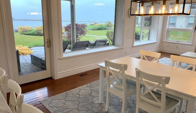 STUNNING LAKEFRONT VIEWS. Beautiful, ground floor unit. Lighthouse Point. in Collingwood