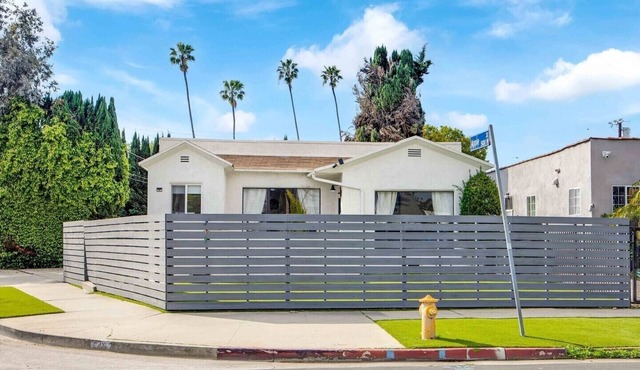 Stunning Luxurious Home, near Beverly Hills & DTLA