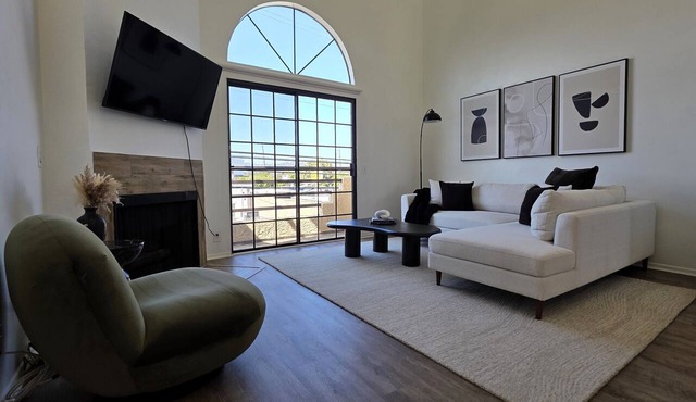 Stylish 2 bedroom + loft with rooftop patio and views near Beverly Hills
