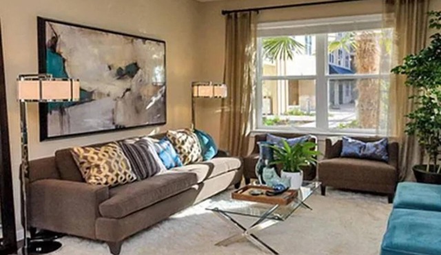 Stylish 2BR Plaza Retreat with Pool