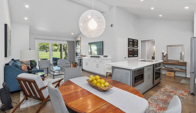 Stylish 3BR w/Golf Course Views, BBQ, Firepit