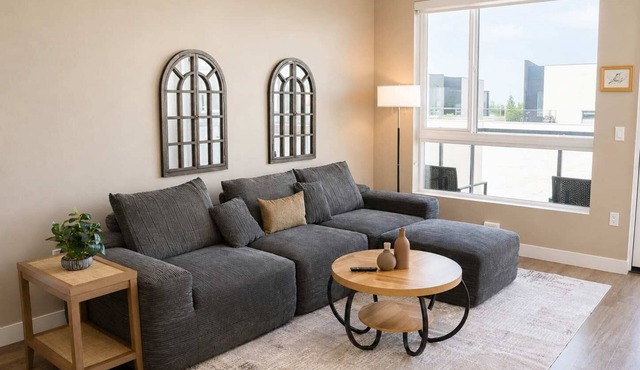 Stylish Apartment Near Disneyland w/Pool & Gym