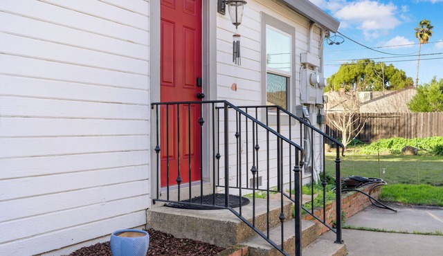 Stylish Private Studio Minutes to Downtown & UCD Med Center