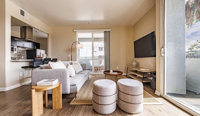 Sunny 3BD/3BTH in Marina Del Rey! Near LAX