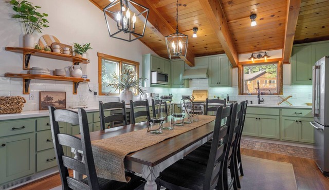 Tahoe Park Cabin: Hot Tub, Fireplace + Private Beach