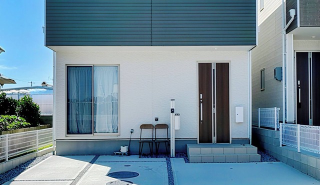Tanzhage in a newly built house in the countryside near the sea. in 糸満市