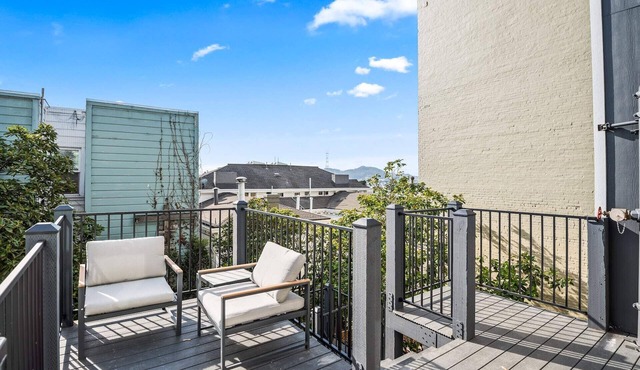 The Addison by Kasa | Grand Queen Loft | San Francisco