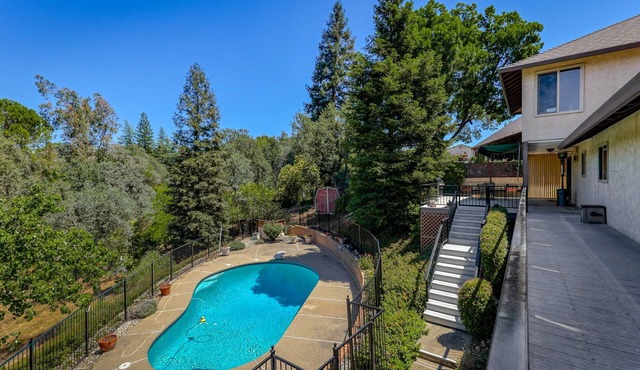 The ARK Villa - Mountain Views & Swimming Pool